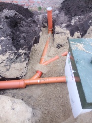 Вывод очищенной воды из установки ТОПАС8 и ливневых стоков в общую трубу